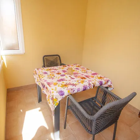 Enna アパート マリ・ロシニュ